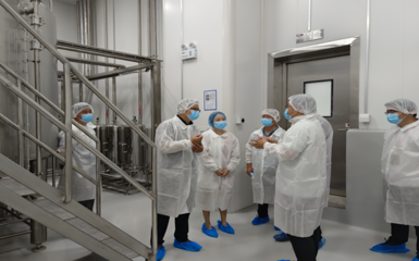 戰(zhàn)高溫 斗酷暑 守護舌尖安全——登記注冊局深入食品生產(chǎn)企業(yè)開展現(xiàn)場核查與技術指導